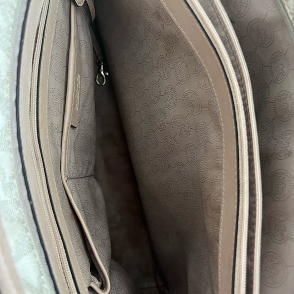 Michael Kors Monogram Tote Bag - Cream color - Picture 8 of 8